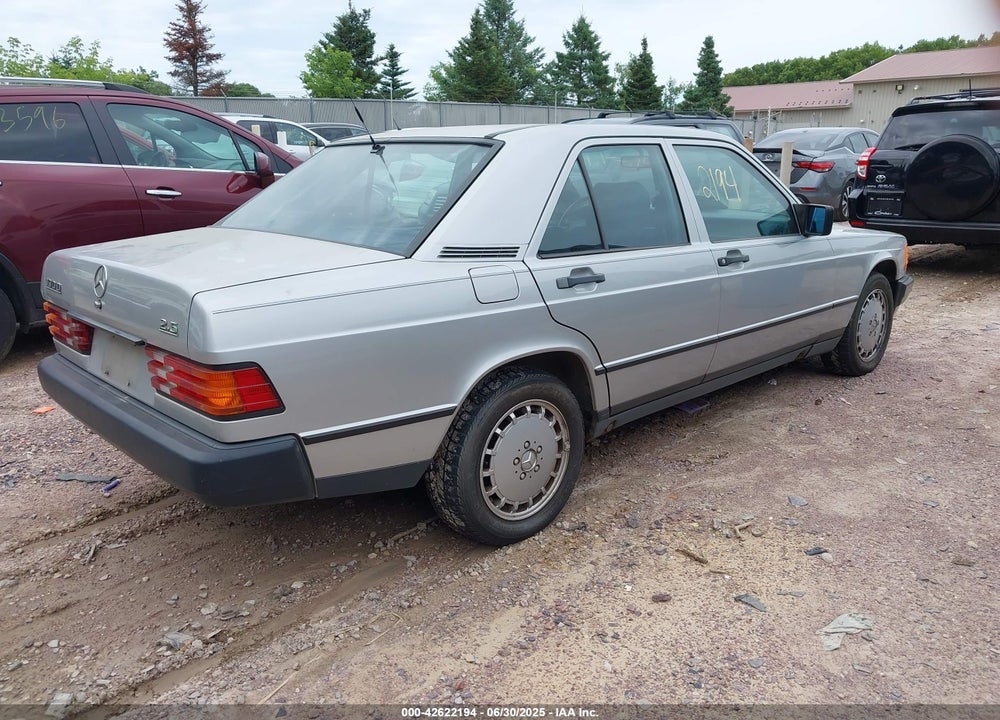 1986 MERCEDES 4DR SEDAN VIN: 24171VPR1069-9