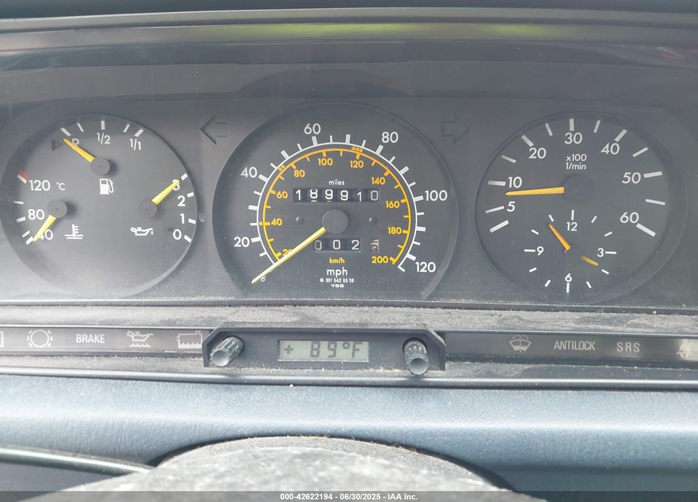 1986 MERCEDES 4DR SEDAN VIN: 24171VPR1069-9