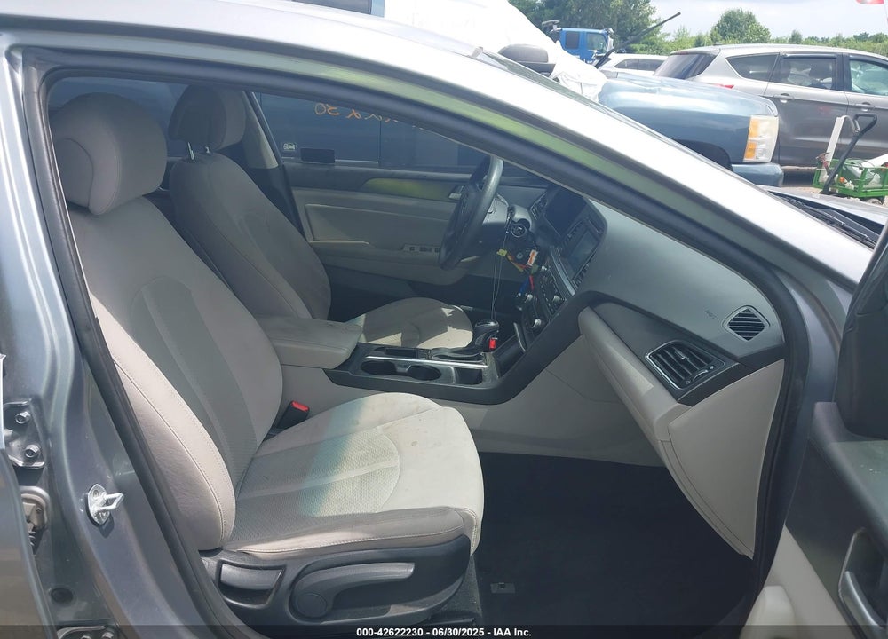 2016 HYUNDAI SONATA VIN: 5NPE34AF9GH390438
