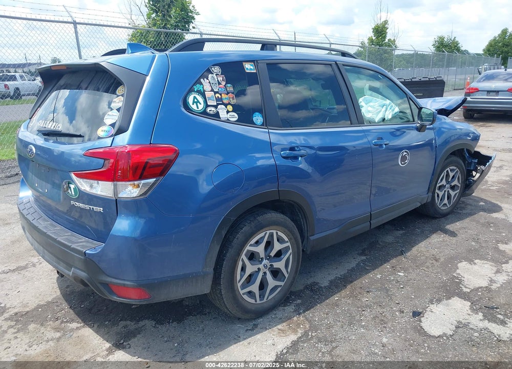 2021 SUBARU FORESTER VIN: JF2SKAFC8MH476063