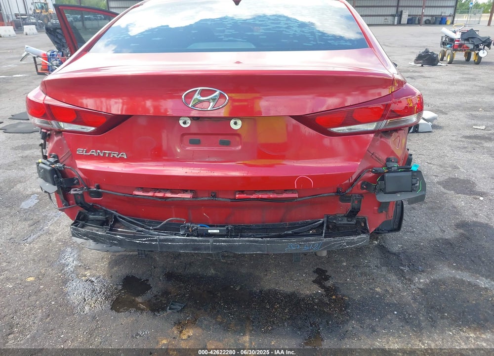 2018 HYUNDAI ELANTRA VIN: 5NPD84LF0JH308405