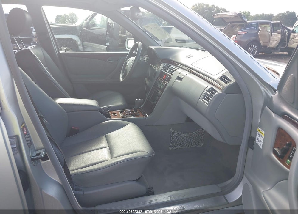 2000 MERCEDES-BENZ E 320 VIN: WDBJF65J9YB150565