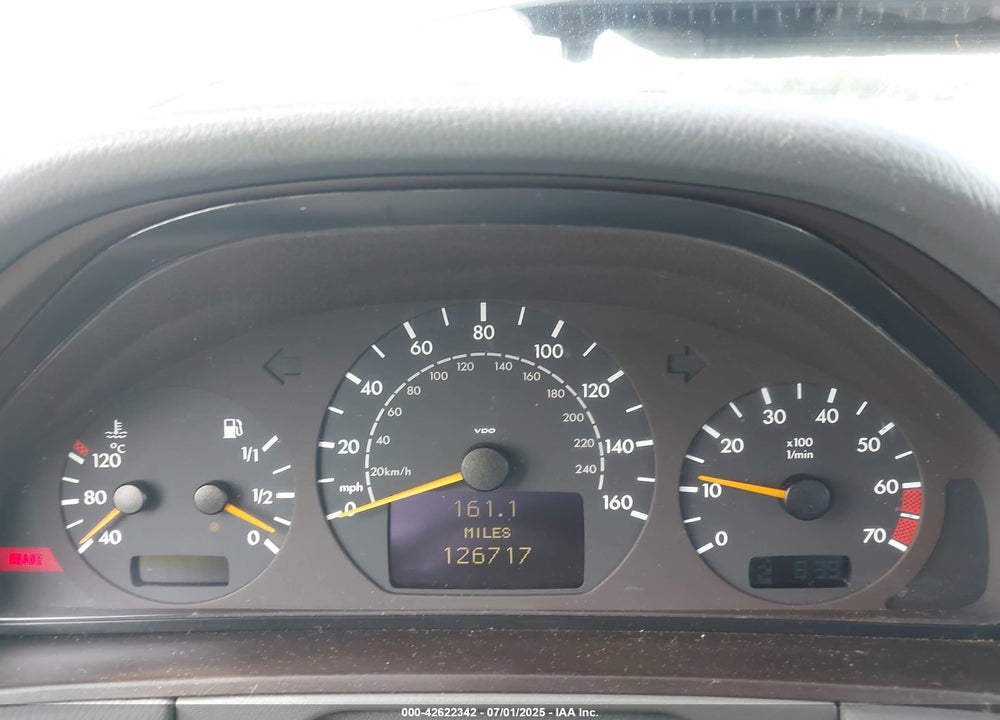 2000 MERCEDES-BENZ E 320 VIN: WDBJF65J9YB150565
