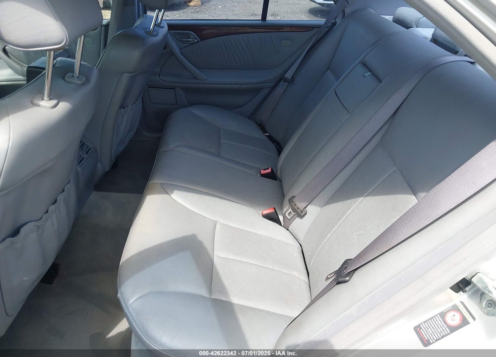 2000 MERCEDES-BENZ E 320 VIN: WDBJF65J9YB150565