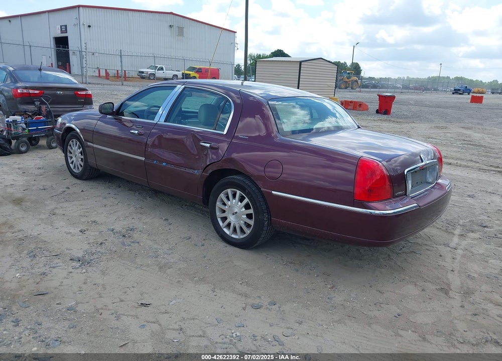 2007 LINCOLN TOWN CAR VIN: 1LNHM81V07Y603795
