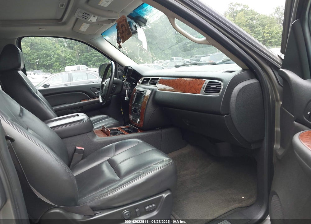 2008 CHEVROLET SUBURBAN 1500 LTZ VIN: 3GNFK16358G118958