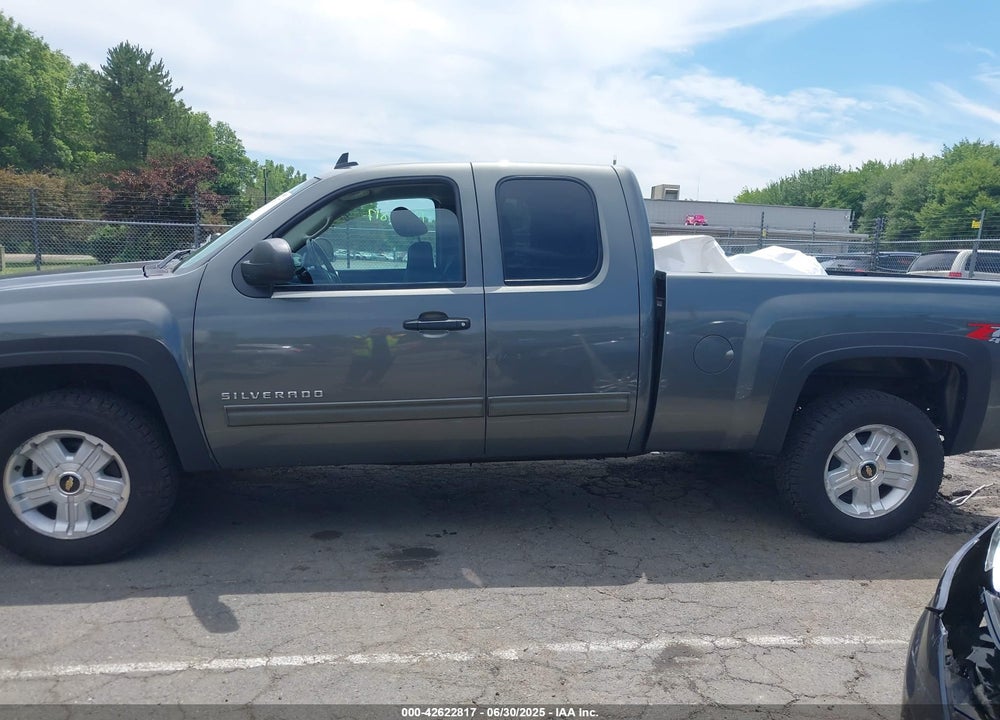 2011 CHEVROLET SILVERADO 1500 VIN: 1GCRKSE32BZ112653