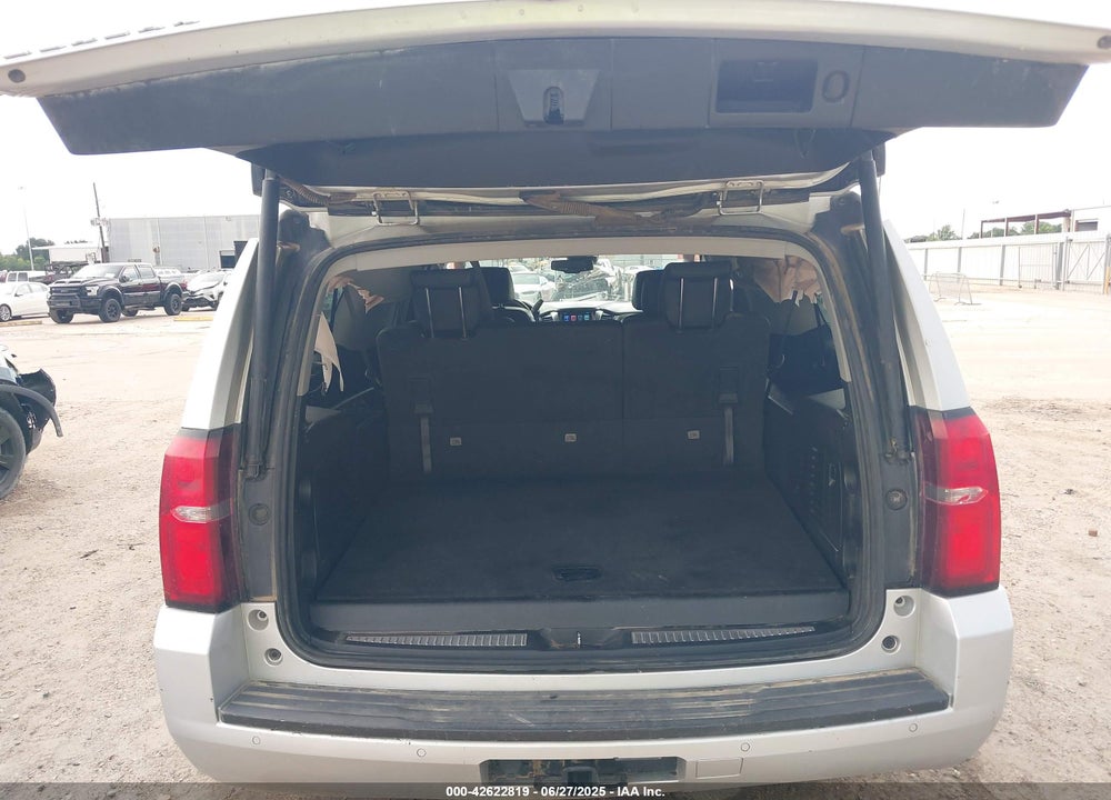 2020 CHEVROLET SUBURBAN 4WD LT VIN: 1GNSKHKC0LR285945