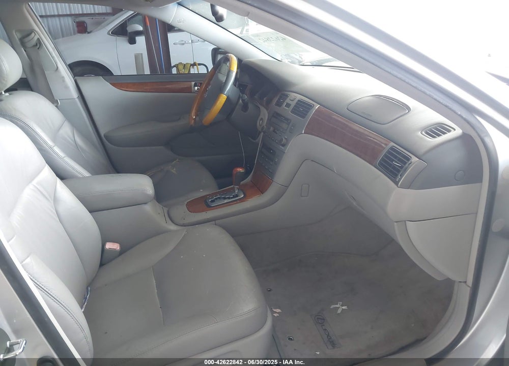 2005 LEXUS ES 330 VIN: JTHBA30G755075517