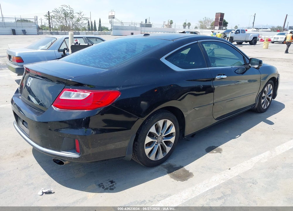 2013 HONDA ACCORD VIN: 1HGCT1B83DA003182