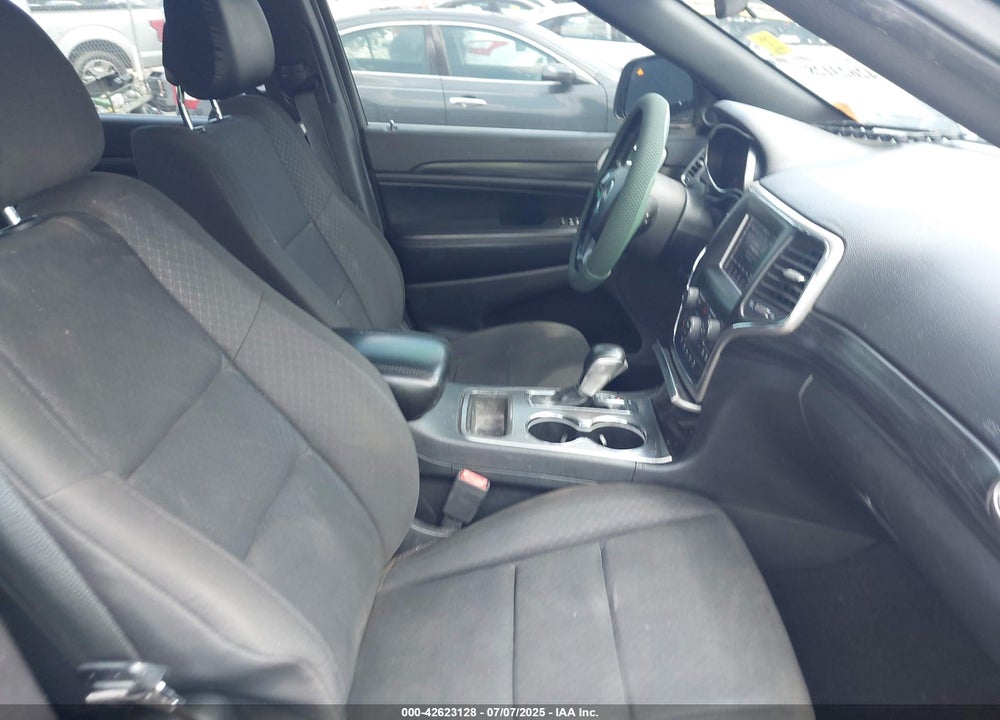2020 JEEP GRAND CHEROKEE VIN: 1C4RJEAG0LC182573