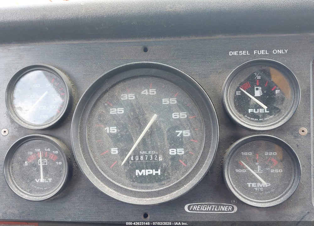 2000 FREIGHTLINER CHASSIS M LINE WALK-IN VAN VIN: 4UZA5FAC8YCG63908