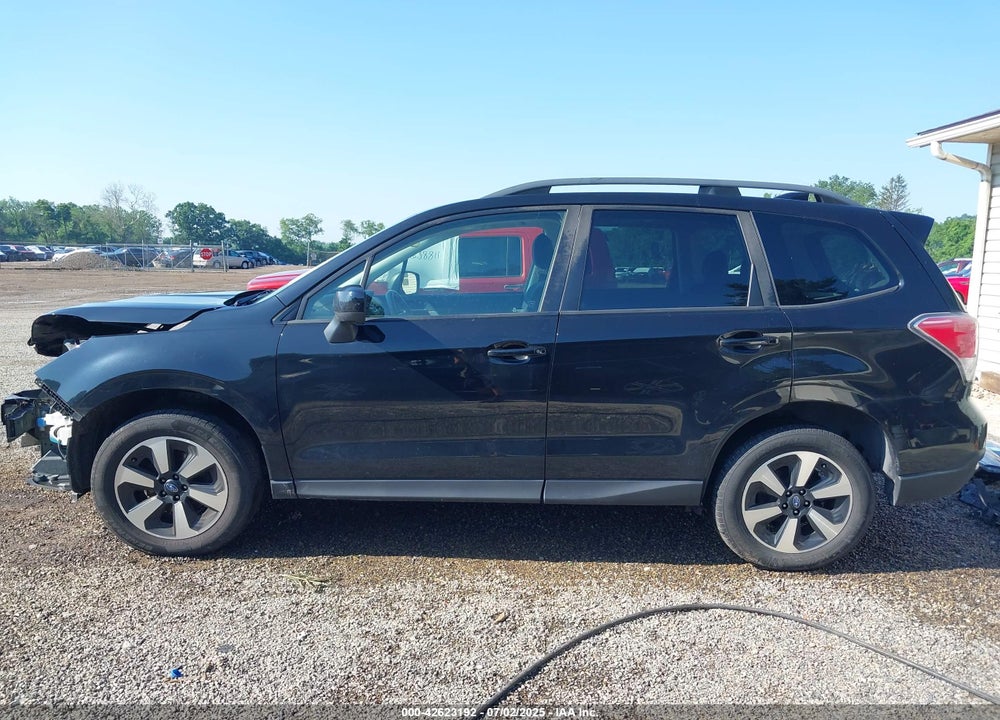 2018 SUBARU FORESTER VIN: JF2SJAEC5JH442744