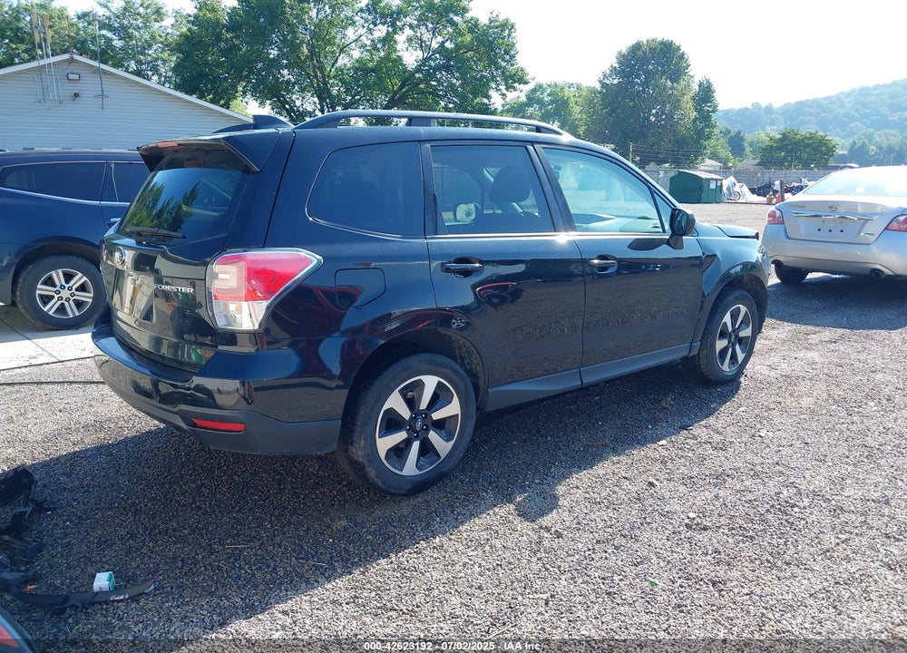 2018 SUBARU FORESTER VIN: JF2SJAEC5JH442744