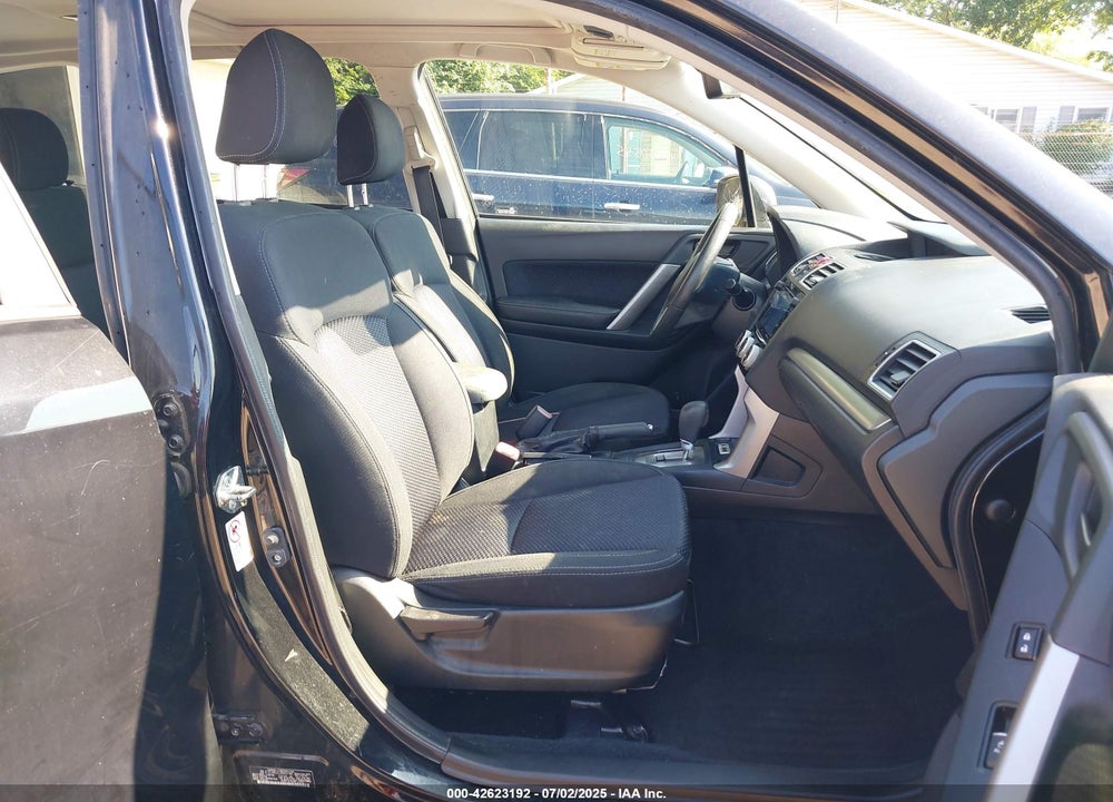 2018 SUBARU FORESTER VIN: JF2SJAEC5JH442744