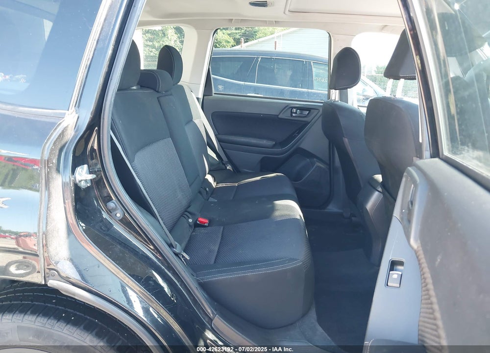 2018 SUBARU FORESTER VIN: JF2SJAEC5JH442744