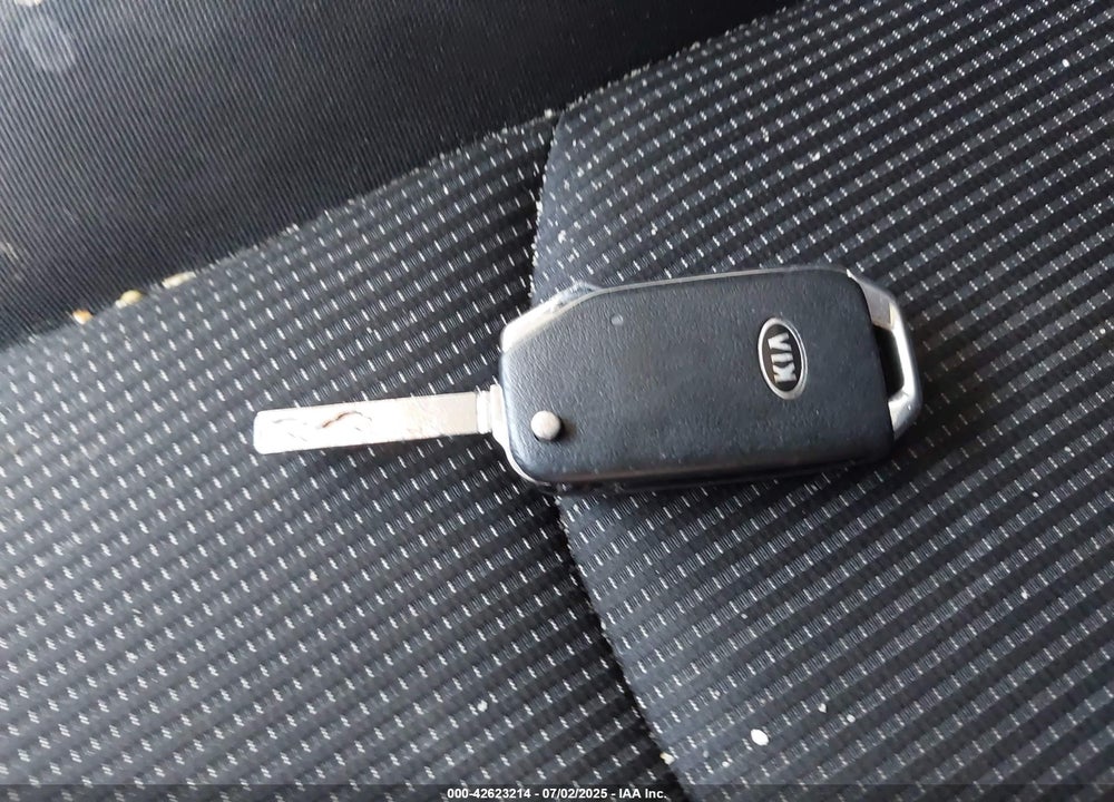 2019 KIA FORTE LXS VIN: 3KPF24AD2KE098665