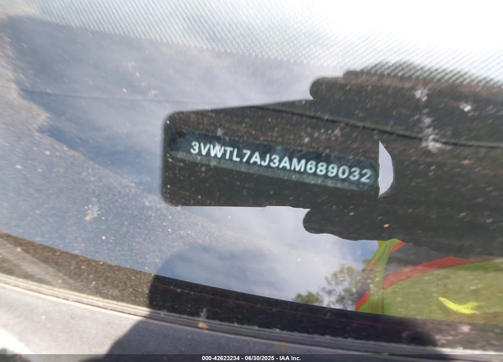 2010 VOLKSWAGEN JETTA VIN: 3VWTL7AJ3AM689032