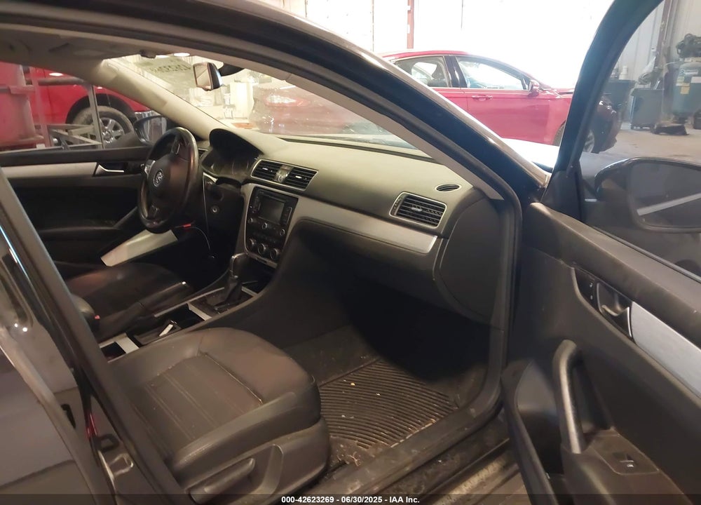 2012 VOLKSWAGEN PASSAT VIN: 1VWBM7A30CC101831