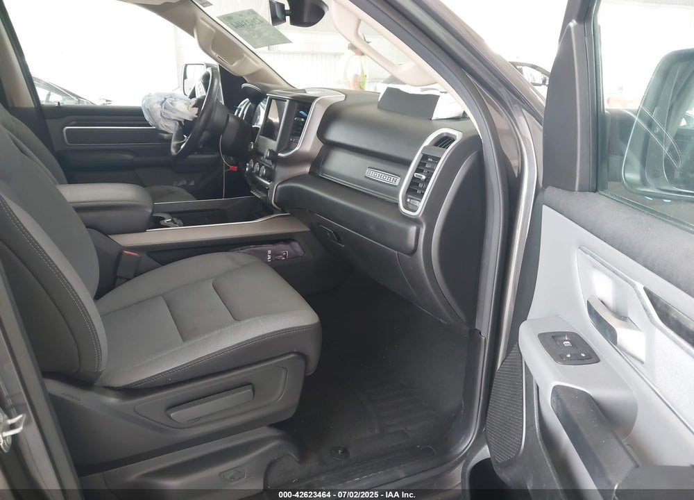 2020 RAM 1500 VIN: 1C6RREBT7LN121222