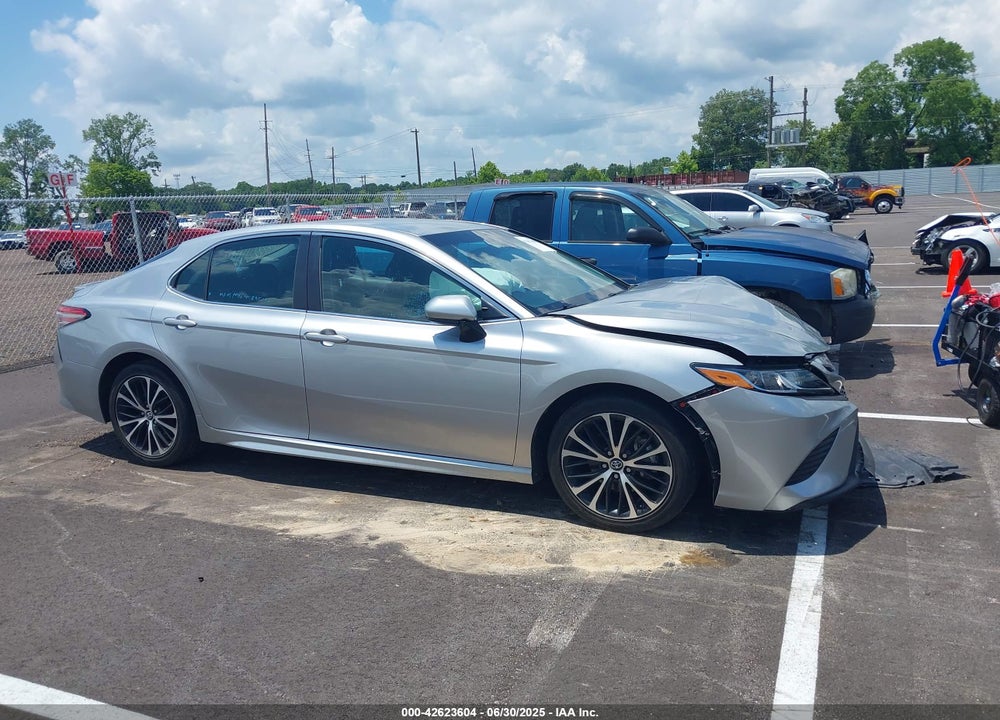 2018 TOYOTA CAMRY SE VIN: 4T1B11HKXJU072492