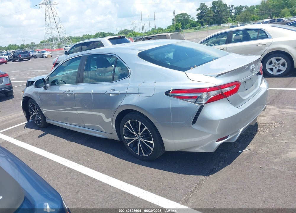 2018 TOYOTA CAMRY SE VIN: 4T1B11HKXJU072492