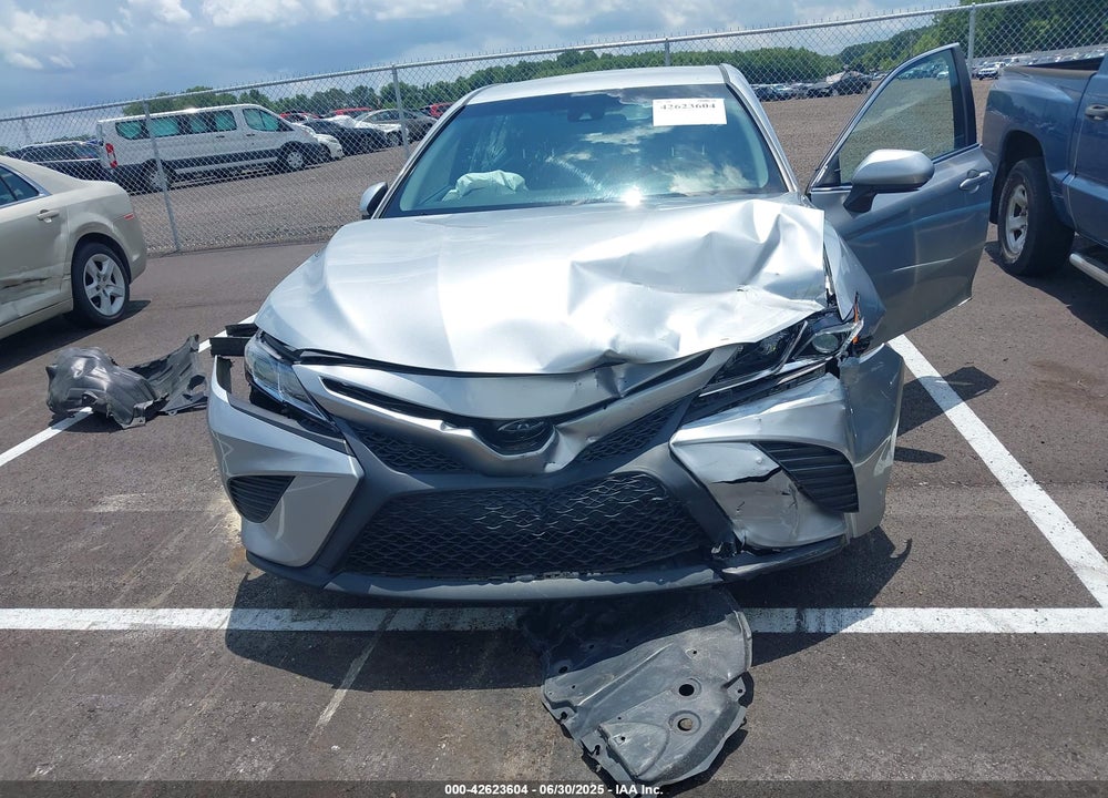2018 TOYOTA CAMRY SE VIN: 4T1B11HKXJU072492