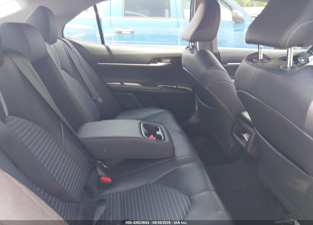 2018 TOYOTA CAMRY SE VIN: 4T1B11HKXJU072492