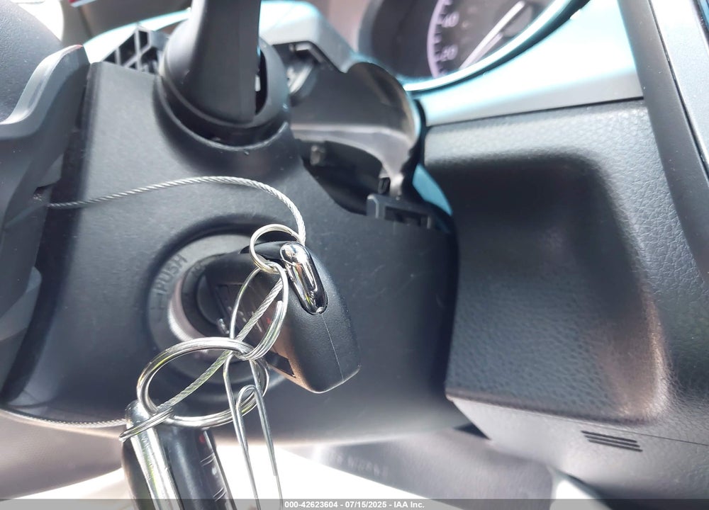 2018 TOYOTA CAMRY SE VIN: 4T1B11HKXJU072492