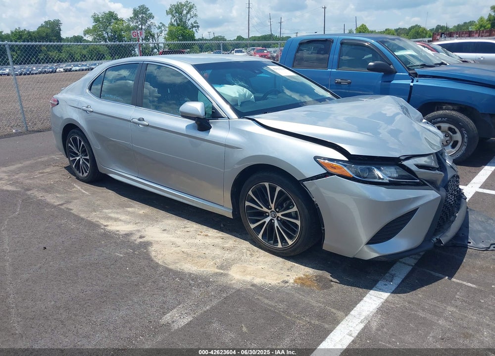 2018 TOYOTA CAMRY SE VIN: 4T1B11HKXJU072492