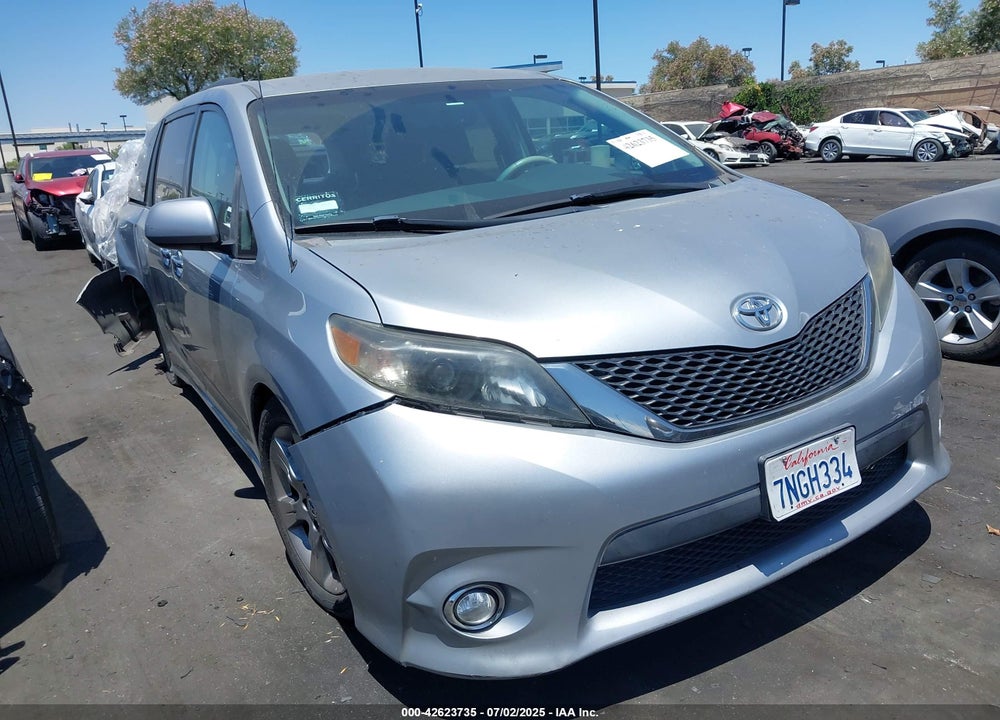 2014 TOYOTA SIENNA SE 8 PASSENGER VIN: 5TDXK3DC8ES417109