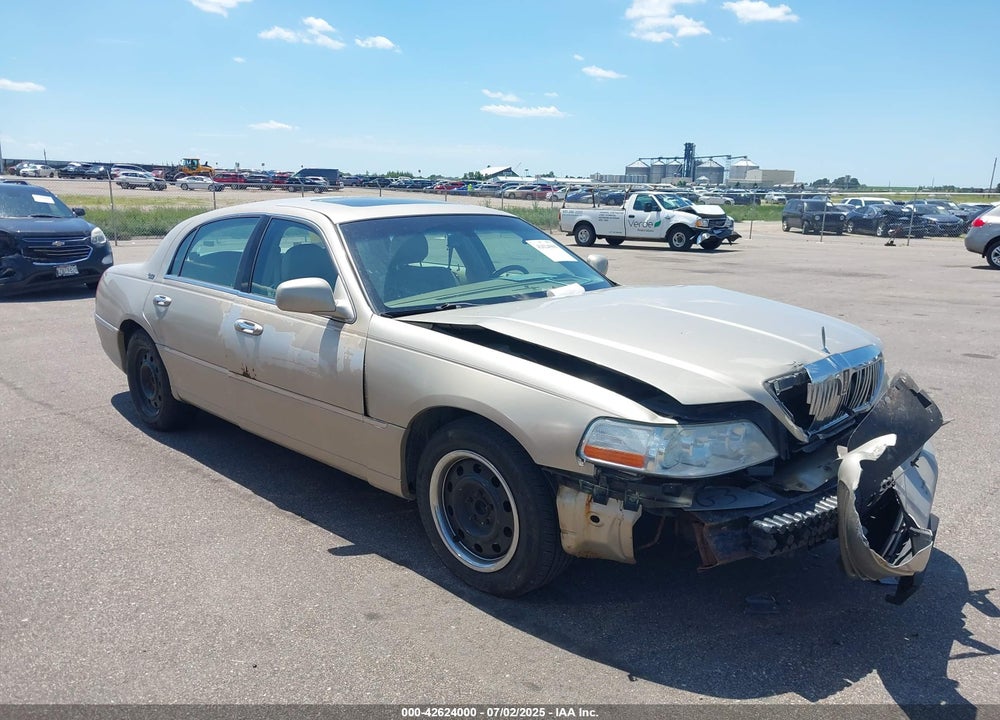 2006 LINCOLN TOWN CAR VIN: 1LNHM82W36Y649935