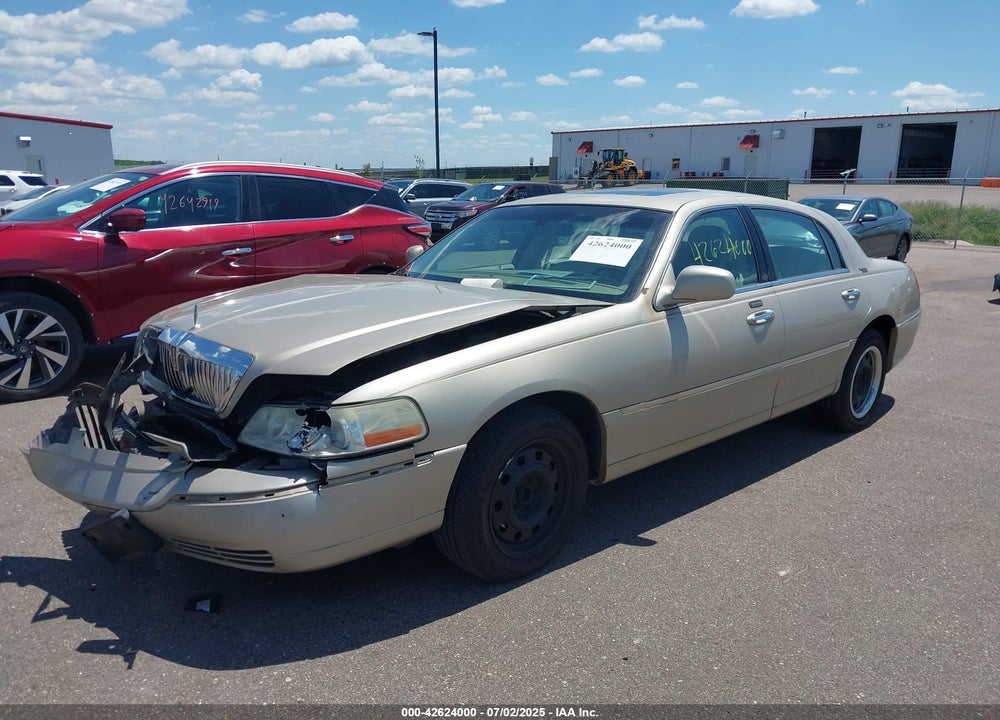 2006 LINCOLN TOWN CAR VIN: 1LNHM82W36Y649935