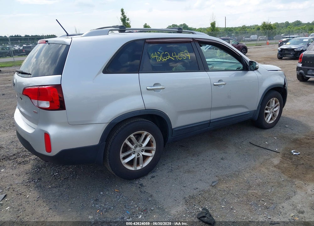 2014 KIA SORENTO VIN: 5XYKT4A75EG512812