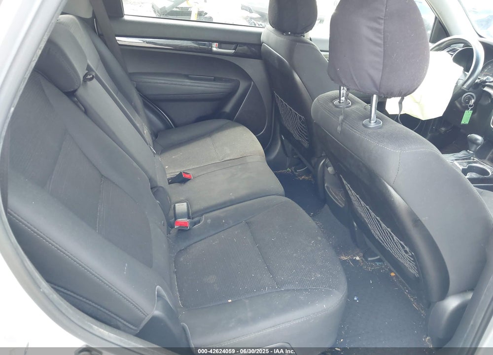 2014 KIA SORENTO VIN: 5XYKT4A75EG512812