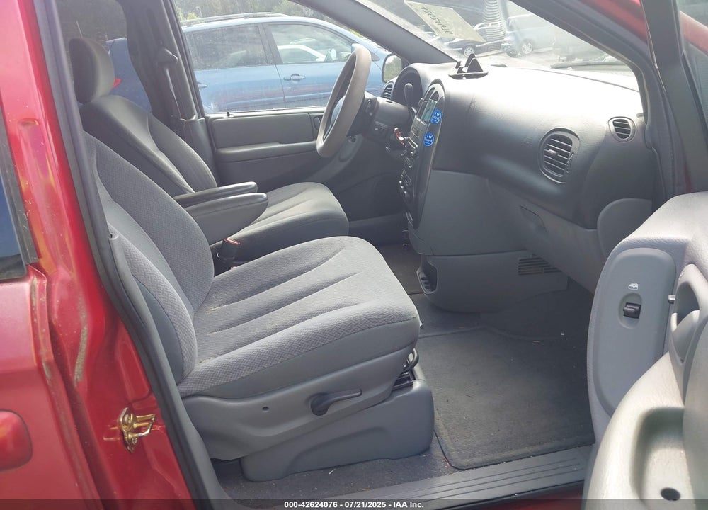 2005 DODGE GRAND CARAVAN SXT VIN: 2D4GP44L45R165961