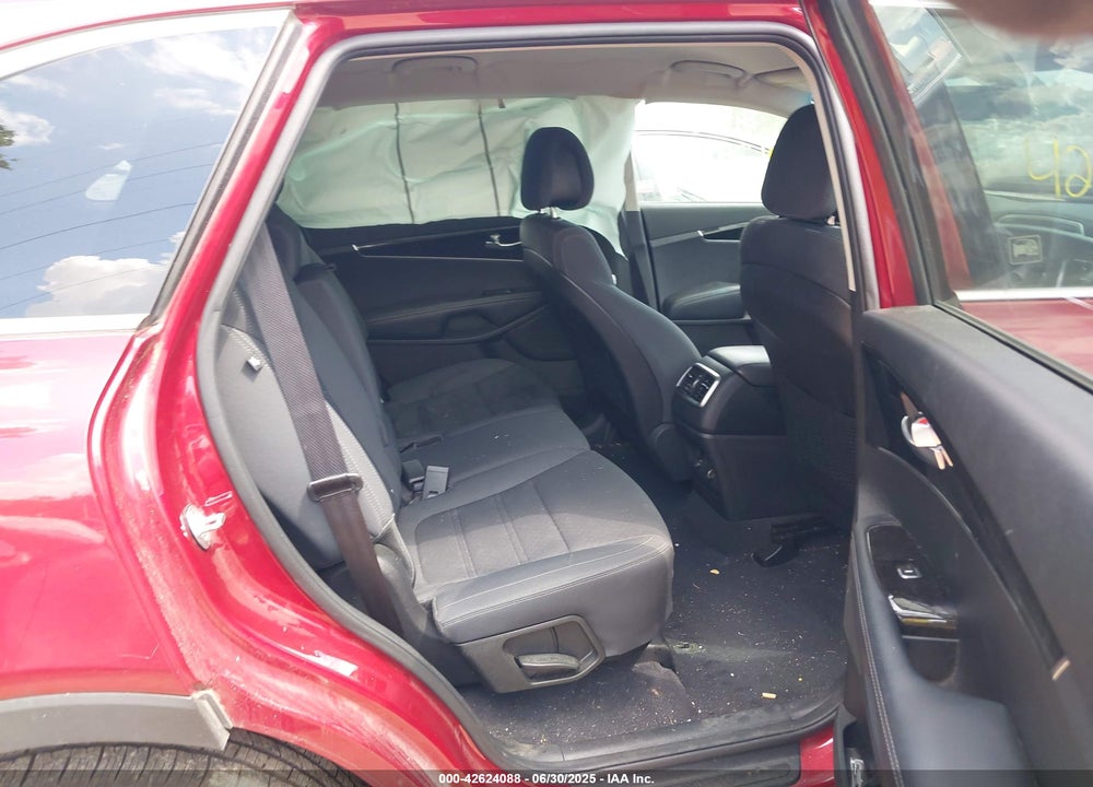 2016 KIA SORENTO 2.4L LX VIN: 5XYPGDA35GG106197
