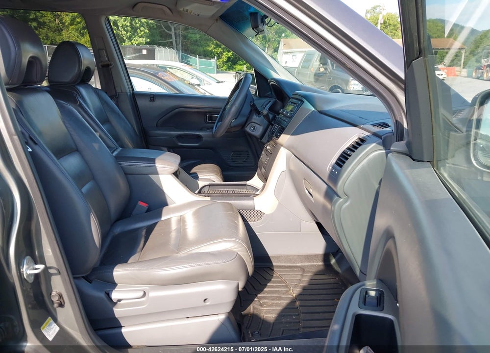 2007 HONDA PILOT VIN: 2HKYF18537H513425