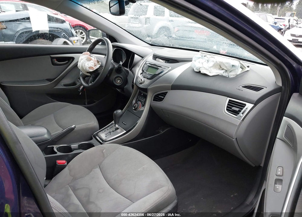 2013 HYUNDAI ELANTRA VIN: 5NPDH4AE6DH172232