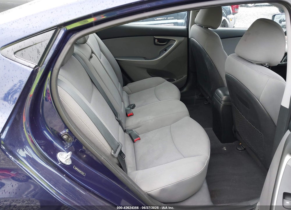 2013 HYUNDAI ELANTRA VIN: 5NPDH4AE6DH172232
