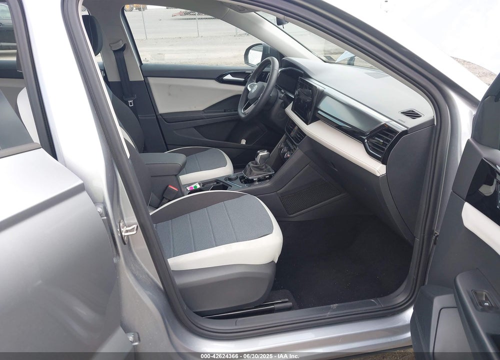 2025 VOLKSWAGEN TAOS VIN: 3VV8C7B24SM041217