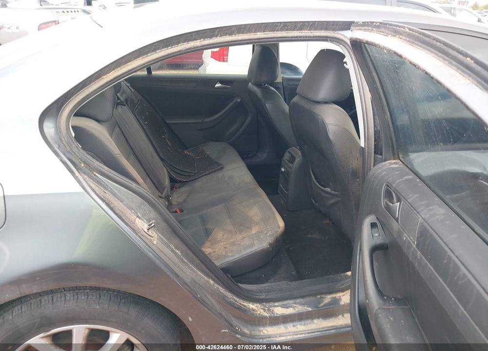 2012 VOLKSWAGEN JETTA VIN: 3VWDX7AJ0CM121106