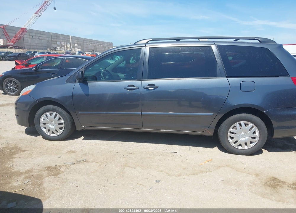 2008 TOYOTA SIENNA VIN: 5TDZK23C18S142921