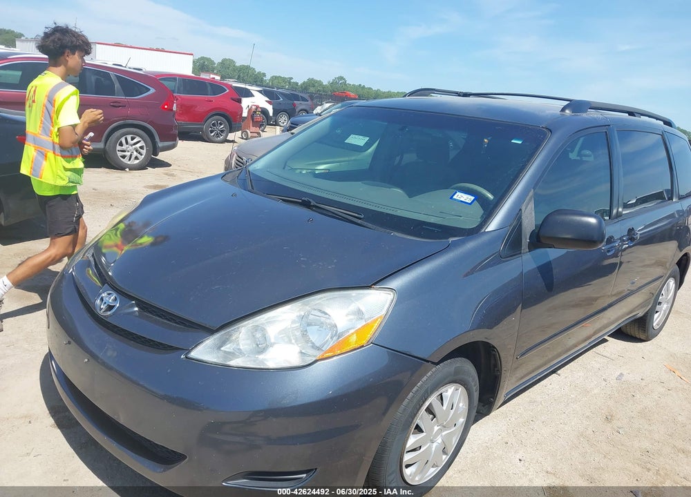 2008 TOYOTA SIENNA VIN: 5TDZK23C18S142921