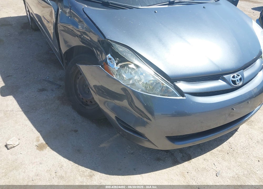 2008 TOYOTA SIENNA VIN: 5TDZK23C18S142921