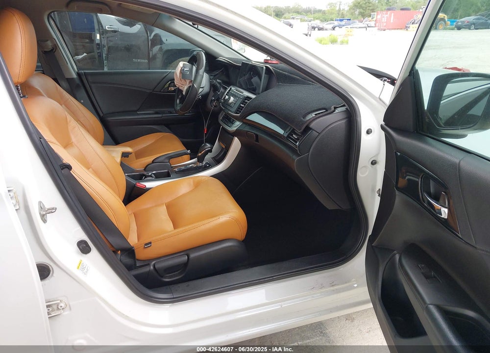 2014 HONDA ACCORD VIN: 1HGCR2F59EA284197