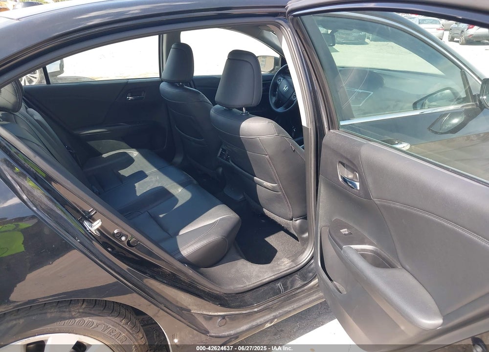 2015 HONDA ACCORD VIN: 1HGCR2F89FA240048