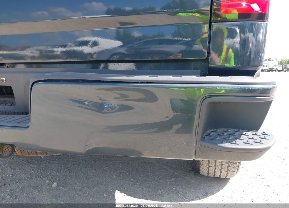 2018 CHEVROLET SILVERADO 1500 VIN: 1GCVKREC6JZ188401
