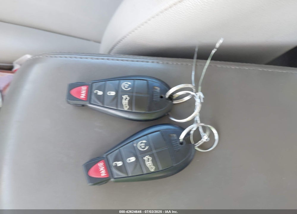 2008 CHRYSLER 300 VIN: 2C3KA33G48H120184