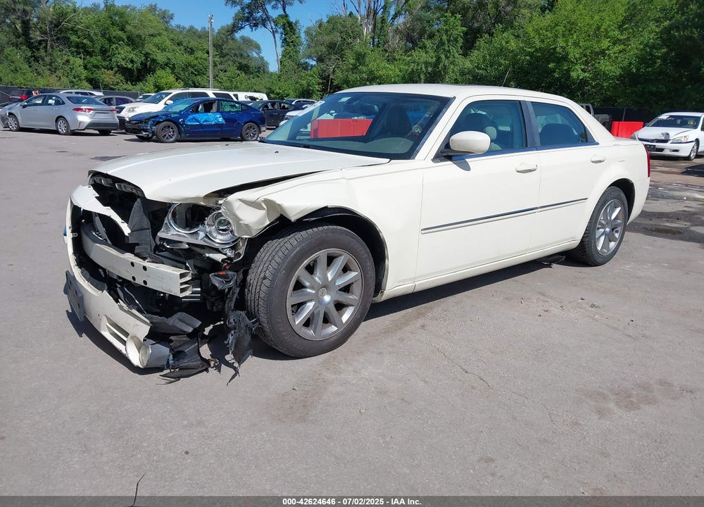 2008 CHRYSLER 300 VIN: 2C3KA33G48H120184